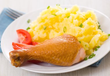 tavuk ve patates püresi