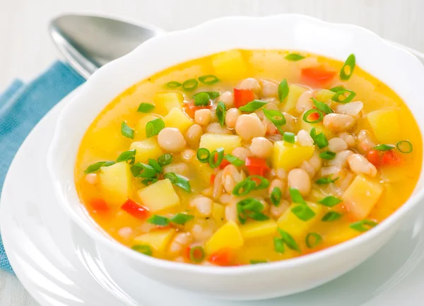 Vegetarian white bean soup — Stock Photo, Image