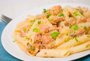 Somon makarna penne