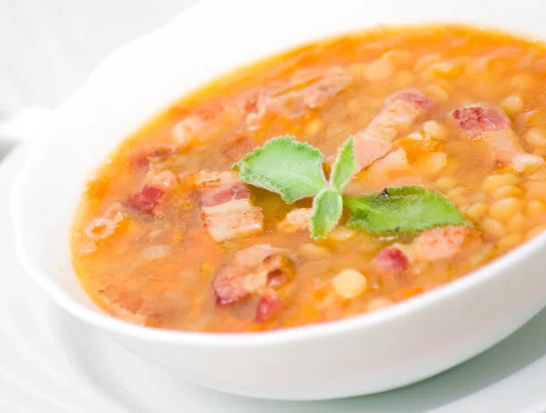 Гороховий суп у мисці — стокове фото