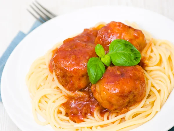 Pasta with meatballs and tomato sauce — Stock Photo, Image