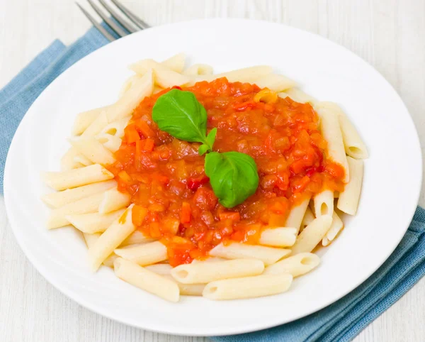 Pasta penne com molho de tomate — Fotografia de Stock