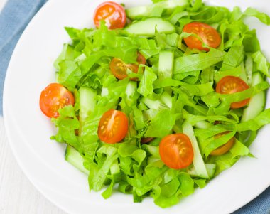 taze sebze Salata marul, domates ve salatalık ile