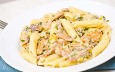 Penne makarna mantar ile