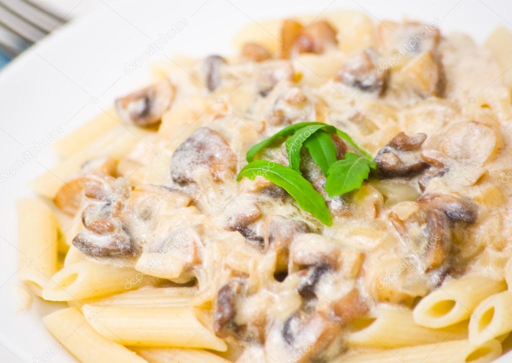 Penne pasta with mushroom sauce