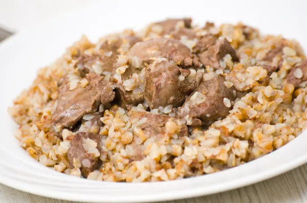 Buckwheat porridge with chicken liver — Zdjęcie stockowe