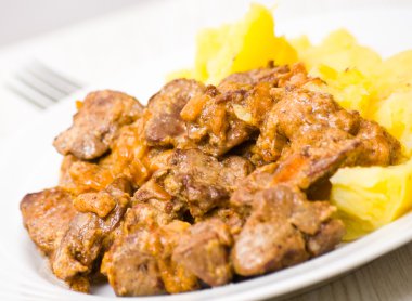 patates ile krema Soslu Tavuk ciğeri