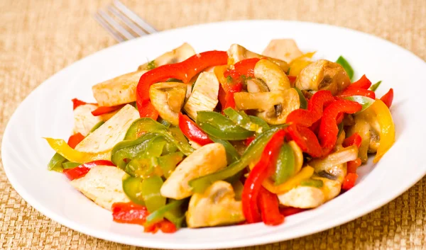 Chicken with sweet peppers and mushrooms — Stock Photo, Image