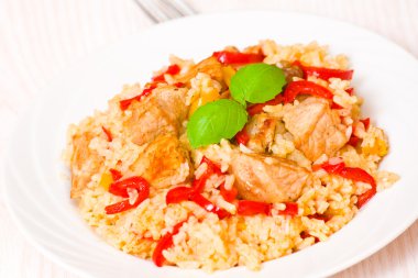 Pirinç ve sebzeli et.