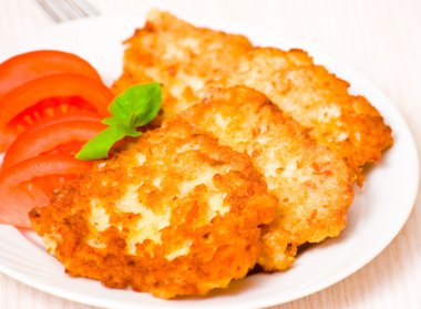 Tavuk patates tava keki