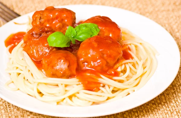 Pasta with meatballs and tomato sauce — Stock Photo, Image