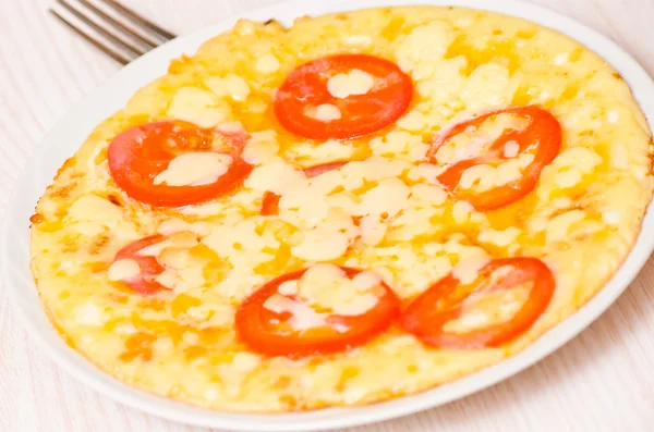 Omelete com tomate, queijo — Fotografia de Stock