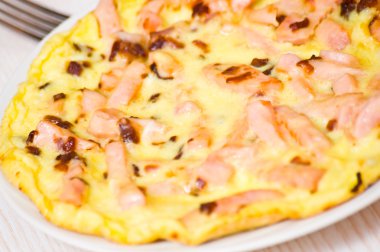 jambon ve peynirli yumurta