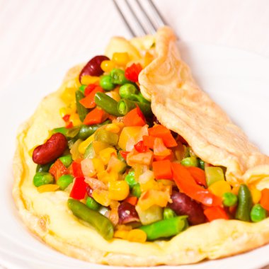 sebze karışımı ile omlet