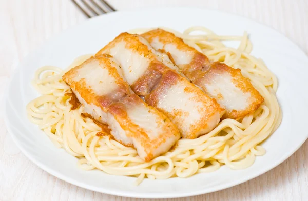 Spaghetti met vis — Stockfoto