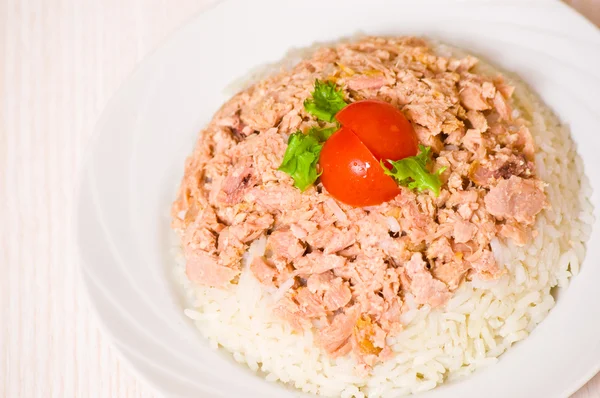 Ryż z tuńczykiem — Zdjęcie stockowe