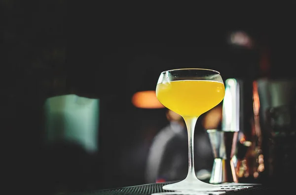 Uppfriskande Franska Cocktail Glas Bar Stockbild