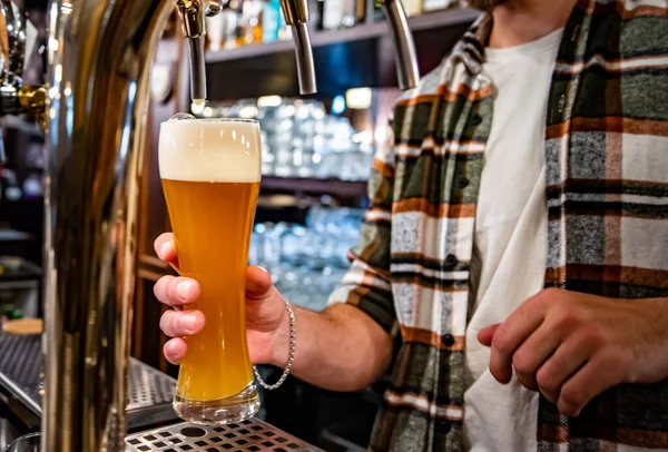 Bartender Hand Beer Tap Pouring Draught Beer Glass Serving Bar — Stock Photo, Image