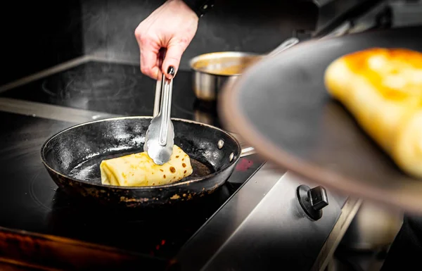 Chef Hand Cooking Thin Pancakes Crepe Rolls Ground Meat Pan — Stock Photo, Image