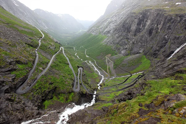 Weg van de trollen in Noorwegen mt — Stockfoto