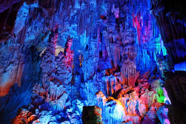 Grutas de flauta em Guilin, Guangxi Provine, China — Fotografia de Stock