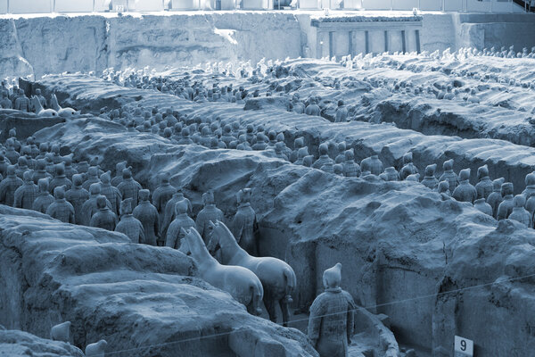 Знаменитые терракотовые воины китайского города Сянь
