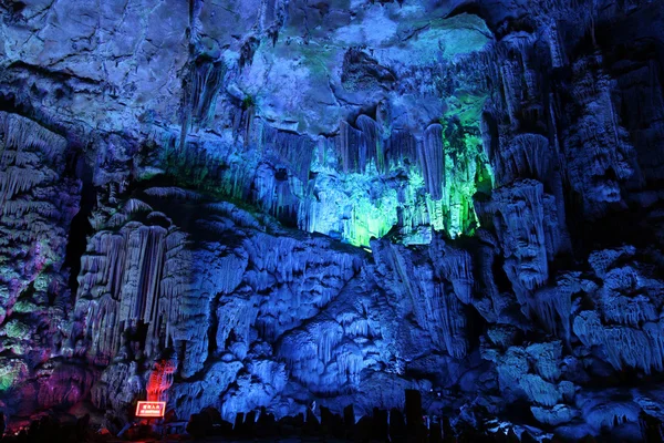 Cuevas de flauta de caña en Guilin, Guangxi Provine, China — Foto de Stock