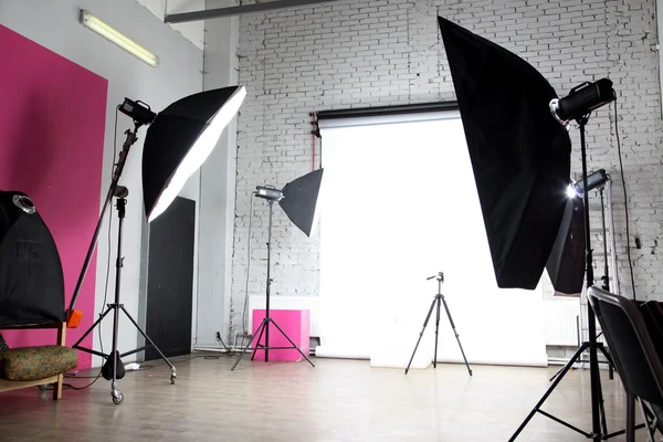 Interiören i en modern fotostudio — Stockfoto