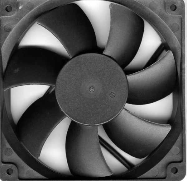 O ventilador de computador isolado no fundo branco — Fotografia de Stock