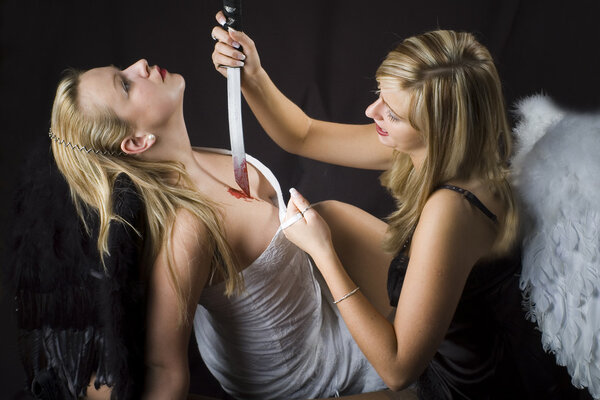 Сражайтесь добром со злом - ангелы в бою
