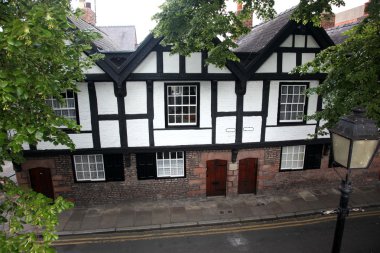 Chester, İngiltere'de tudor stili fasade evi