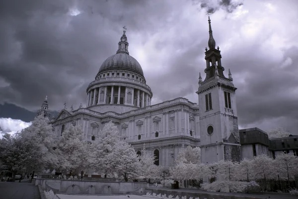 St. Paul's Cathedral in London — Stock Photo, Image