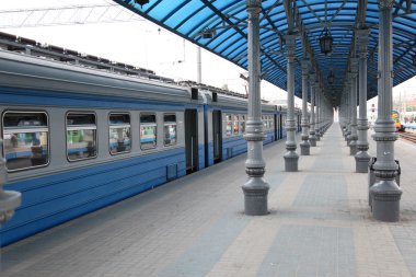 retro tarzı modern tren istasyonu