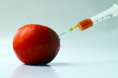 elma ve şırınga