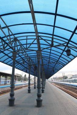 retro tarzı modern tren istasyonu