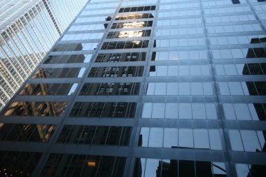 gökdelenler manhattan'ın klasik new york - yansımalar