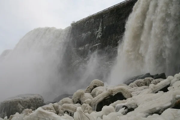American falls - niagara in de winter — Stockfoto
