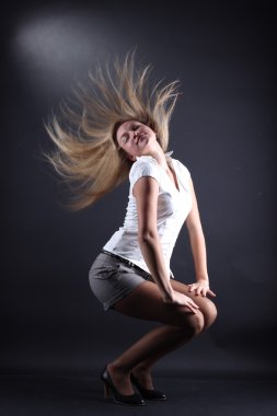 kadın modern dansçı