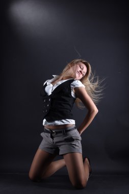 kadın modern dansçı