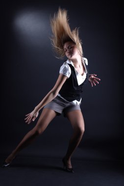kadın modern dansçı