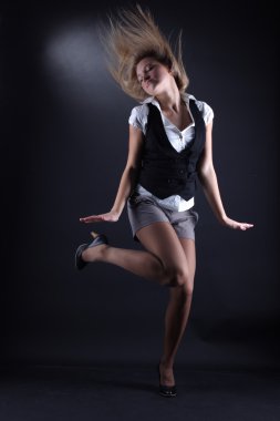kadın modern dansçı
