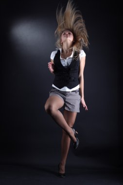 kadın modern dansçı
