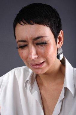 üzgün depresyon kadının gözyaşları