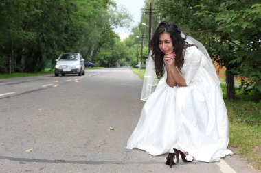 kaçak gelin bir yolda