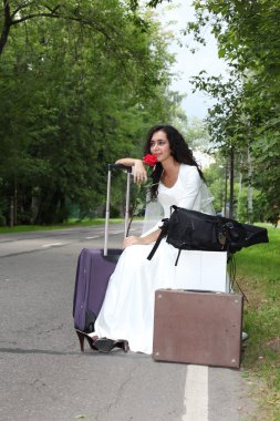 kaçak gelin bir yolda