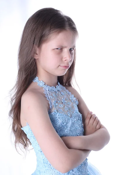 Petite fille isolée sur blanc — Photo