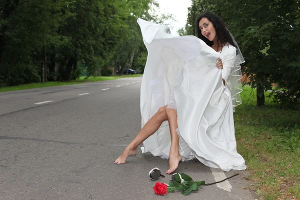 kaçak gelin bir yolda