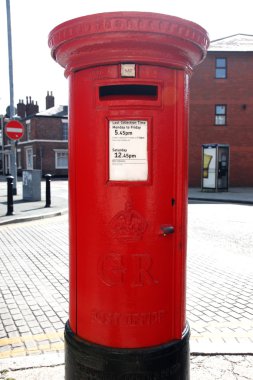 geleneksel İngiliz kırmızı posta kutusu london St