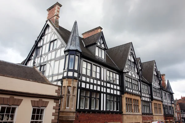 Czarno-białe budynki Tudorów w chester, uk — Zdjęcie stockowe