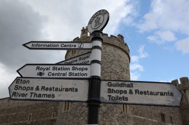 trafik yön okları işareti, Londra, İngiltere